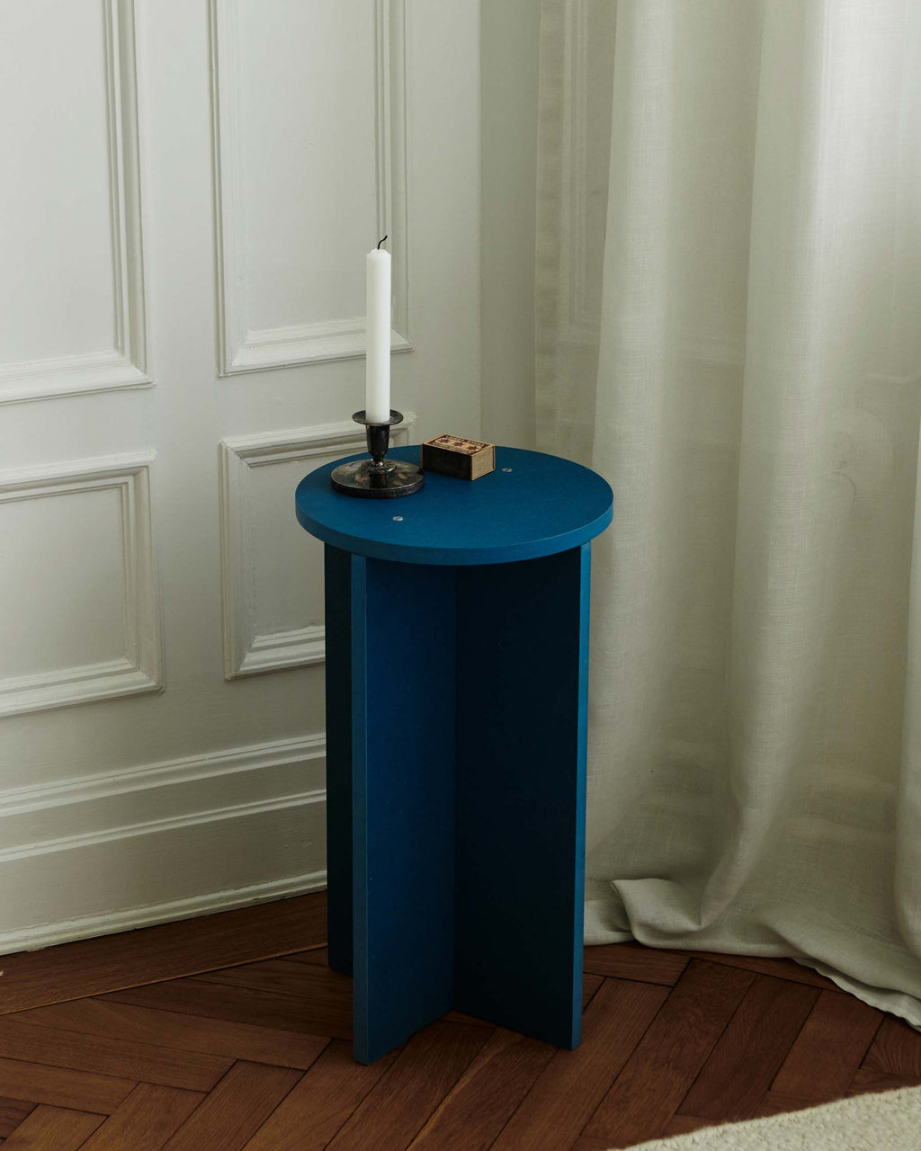 Pedestal 01, Grey