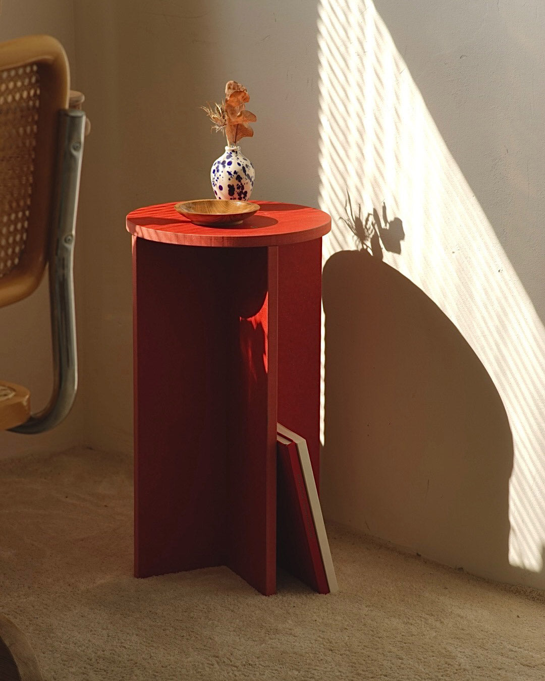 Pedestal 01, Red